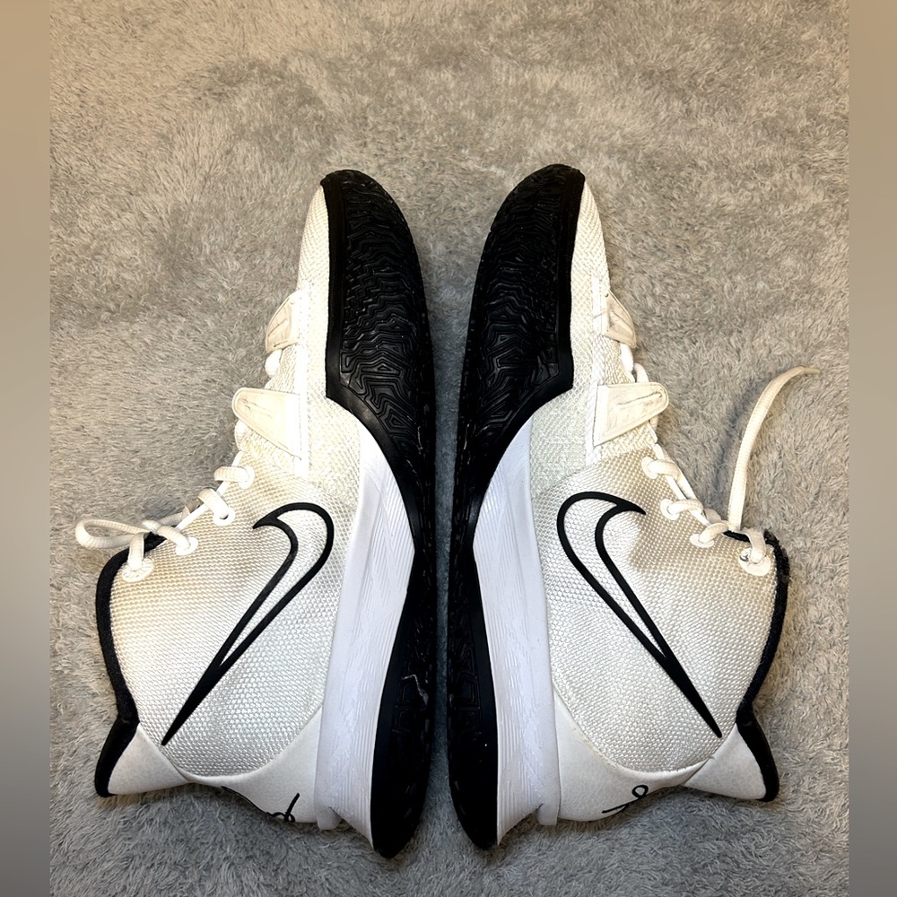 Nike Kyrie Infinity Basketball Shoes Lace Up Men’s White/Black Size 11.5 - Picture 11 of 15